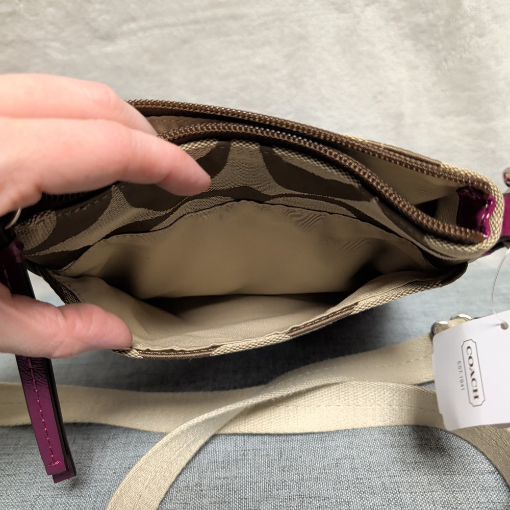 New‎ Coach Signature Khaki Passion Berry Trim Crossbody Swingpack Bag F48806 - Picture 8 of 13